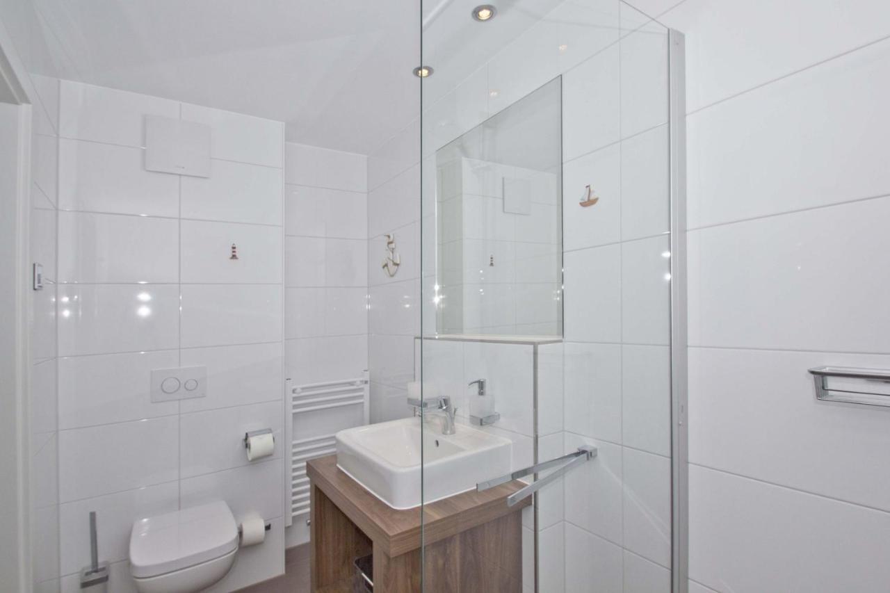 Mit Meerblick Und Terrasse, Gratis Nutzung Vom Ahoi Erlebnisbad Und Sauna In Sellin - Meeresblick Fewo 68 Goehren  Exterior foto